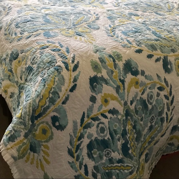 Quilted Bed Cover Spread - Picture 8 of 13